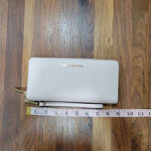 Michael Kors Jet Set Continental Wristlet in Pebbled Leather - Picture 9 of 12